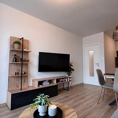 1 Bedroom - Parking Spot, Fast Wi-fi And Coffee-tea Corner 公寓